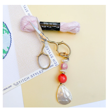 Mollybeads Scissor Fob - Mother of Pearl Peach